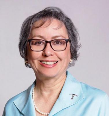 UTEP's Ann Gates Receives Top Leadership Award from American Association of Hispanics in Higher Education